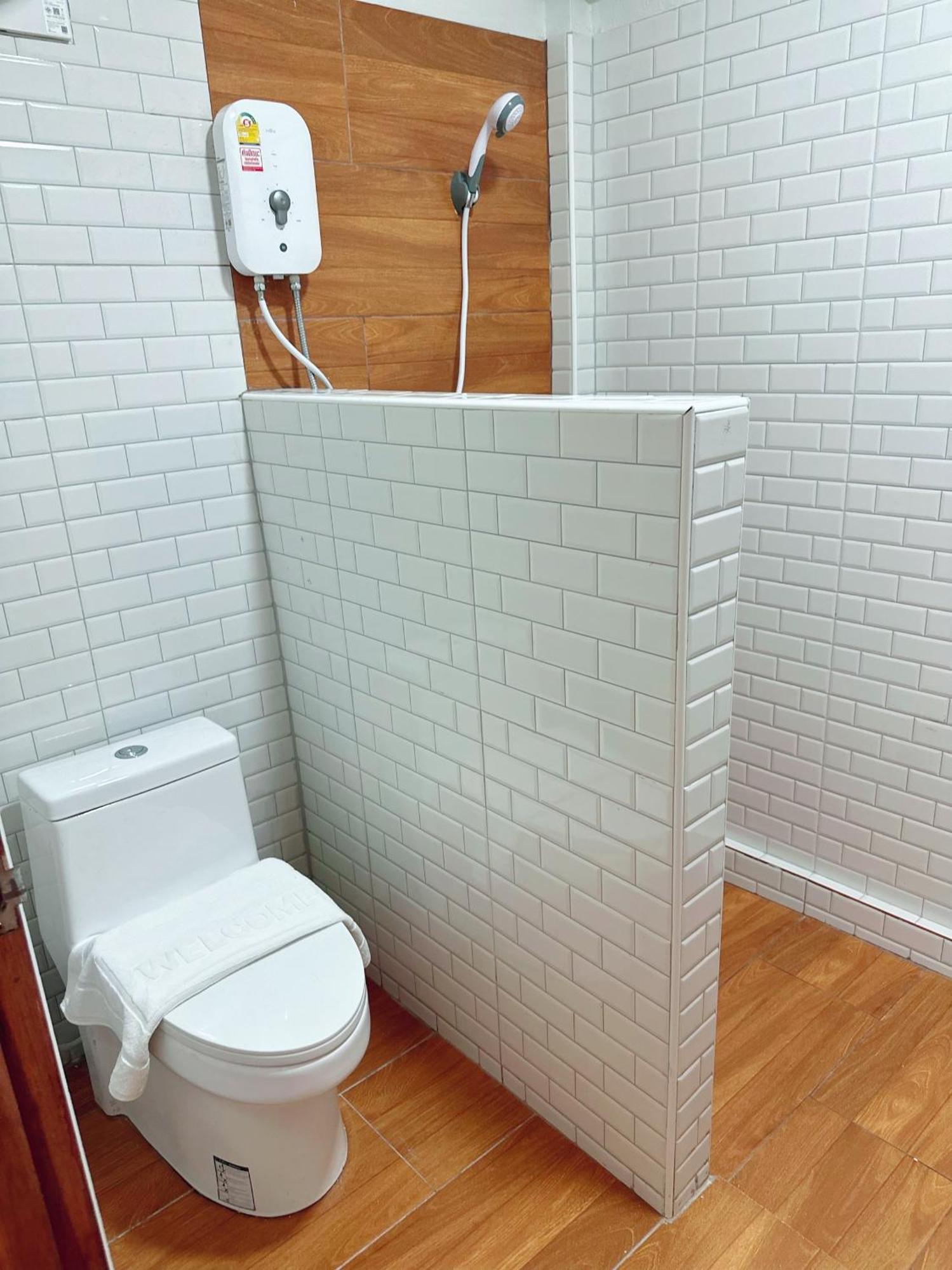 Service Apartment ห้อง102 ใจกลางเมืองใกล้แหล่งท่องเที่ยว لامبانج المظهر الخارجي الصورة